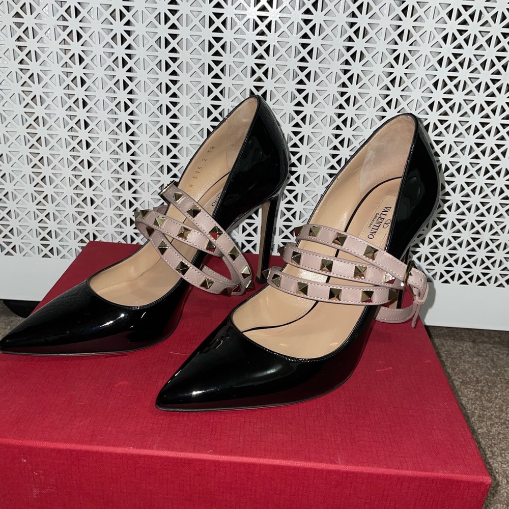 Valentino rockstud pump